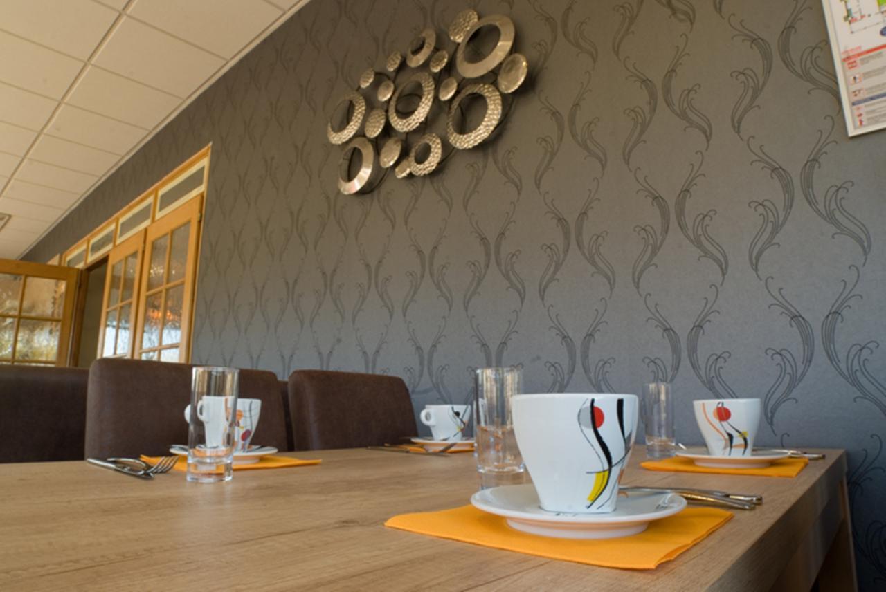 Logis Hotel Restaurant De La Madeleine Commercy Eksteriør billede