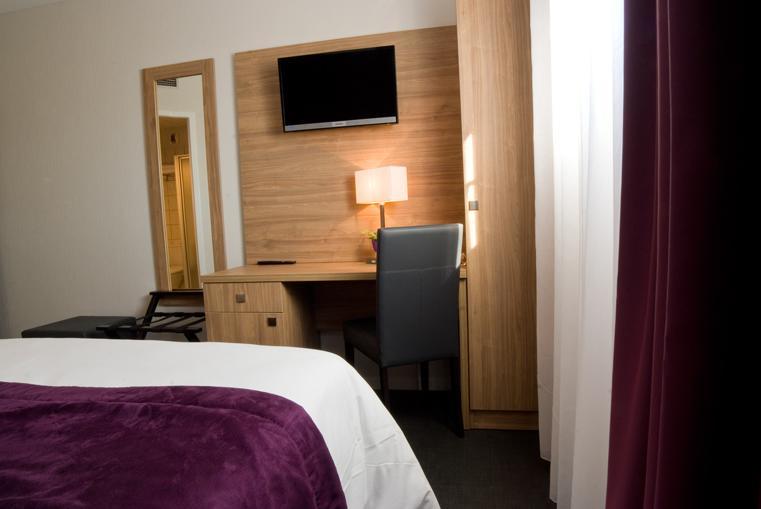 Logis Hotel Restaurant De La Madeleine Commercy Eksteriør billede